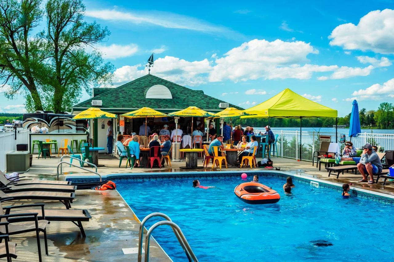 Swan Bay Resort - 1000 Islands Premier Rv Park & Marina アレクサンドリア・ベイ エクステリア 写真